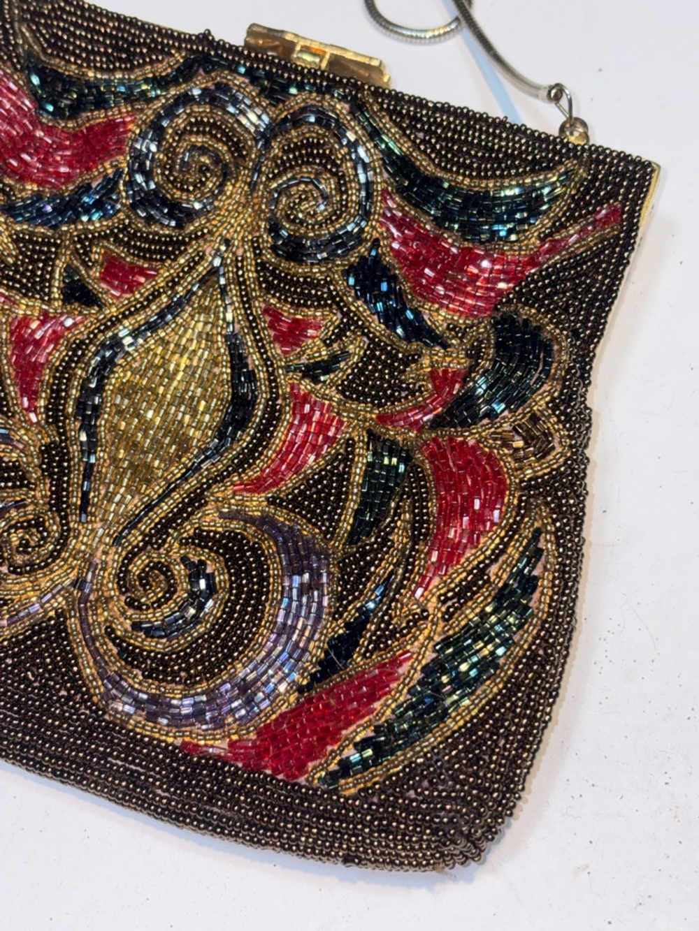 vintage La Regale multi-color beaded handbag,
50’s 60’s metal chain - Picture 5 of 12